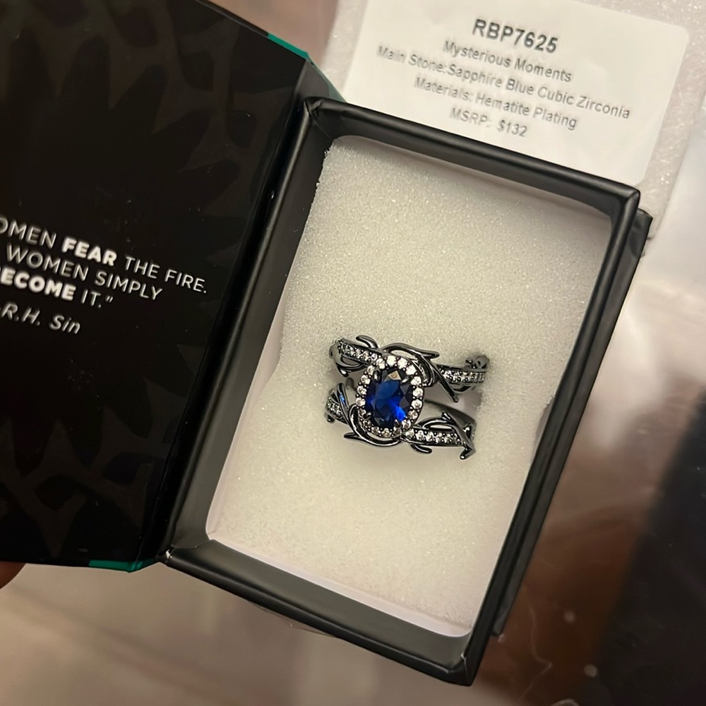 bomb party reign villain ring (size 8)